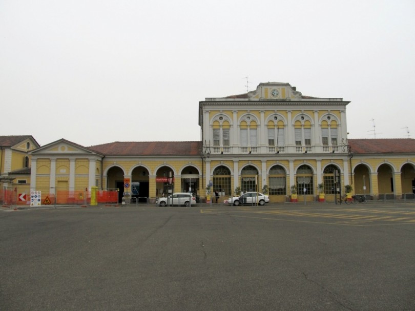 «Sono stato trascinato da un’auto», dichiara ai Carabinieri. È la verità?